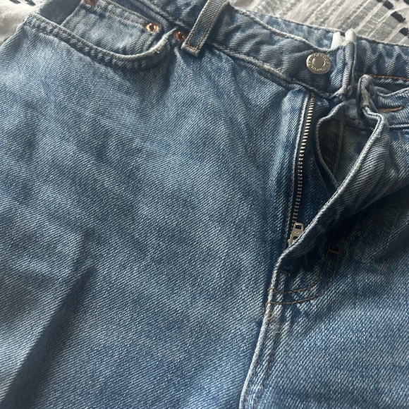 Top Shop mom style jeans - - Picture 3 of 3